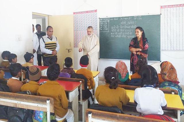 Brahmachari Girish ji, Chairman of Maharishi Vidya Mandir Schools Group has visited MVM Majholi, Jabalpur