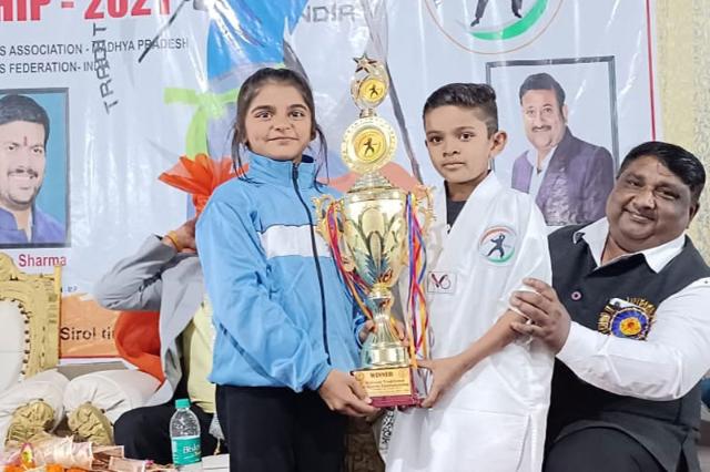 Aarika pandey Class 4th from MVM Shahdol has won Gold in National  tournament held at Gwalior and before that she won the same in Ujjain state level